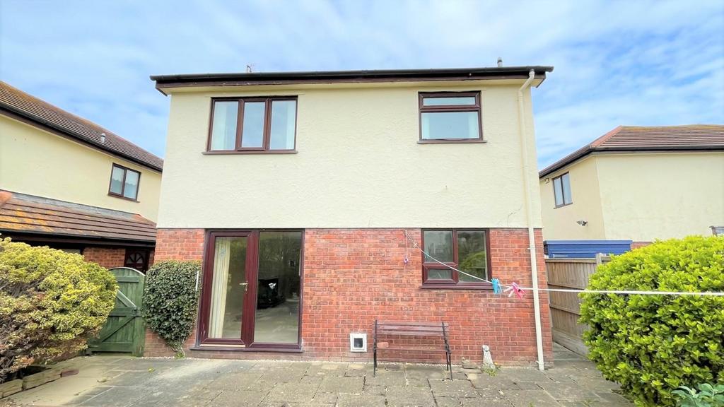 The Oval, Llandudno 3 bed detached house £275,000