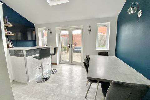 3 bedroom semi-detached house for sale - Wetherby Drive, Towcester