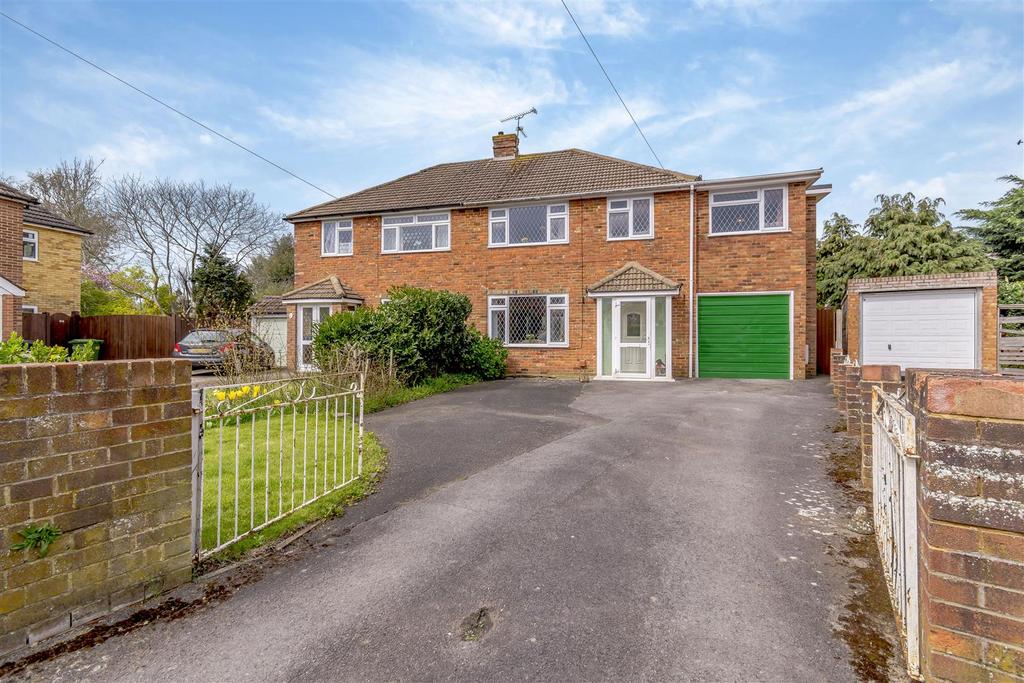 North Crescent, Coxheath, Maidstone 5 bed semidetached house for sale