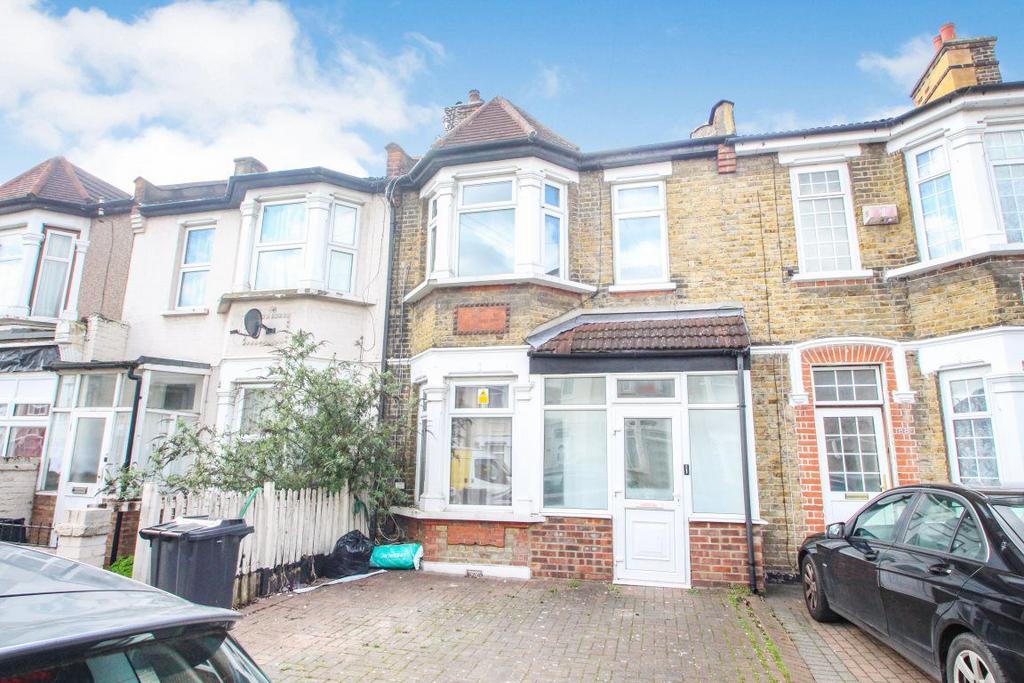 RICHMOND ROAD ILFORD 3 bed house £1,750 pcm (£404 pw)