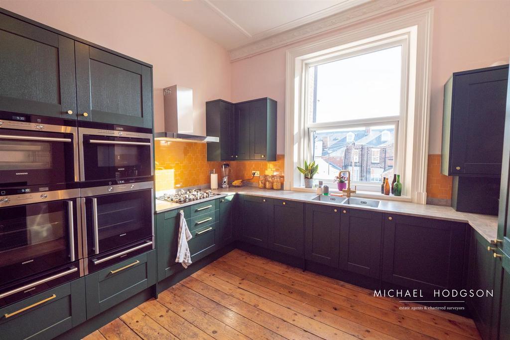 Kitchen / Breakfast Room