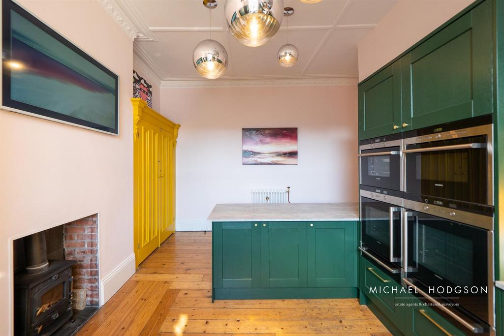 Kitchen / Breakfast Room