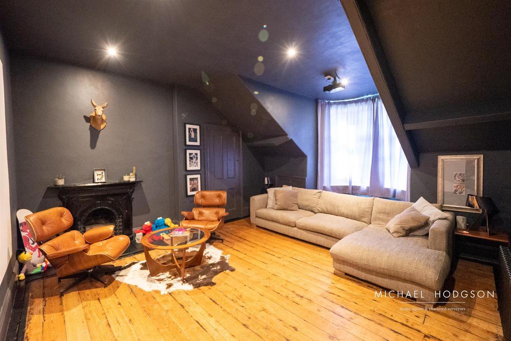 Bedroom 2 / Reception Room