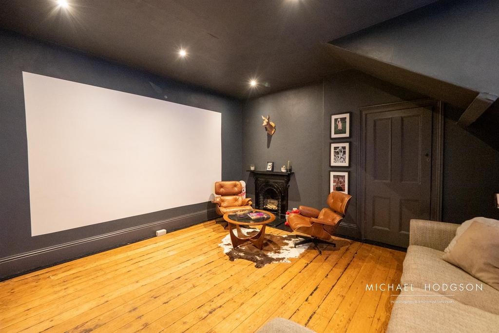 Bedroom 2 / Reception Room