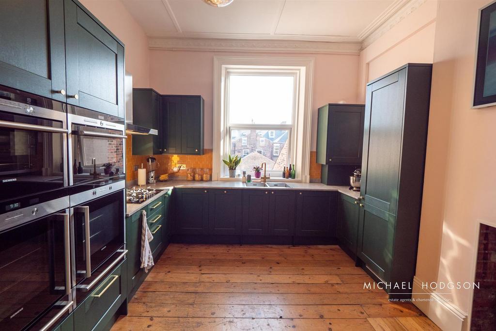 Kitchen / Breakfast Room