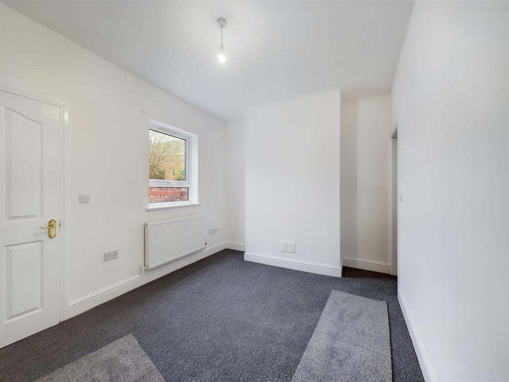 Vernon Street, Wrexham 2 bed semidetached house £125,000