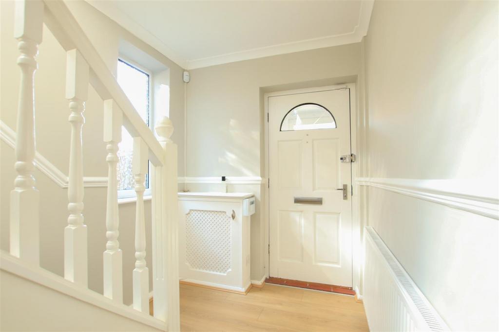 Old Meadow Lane, Hale, Altrincham 3 bed semidetached house £435,000
