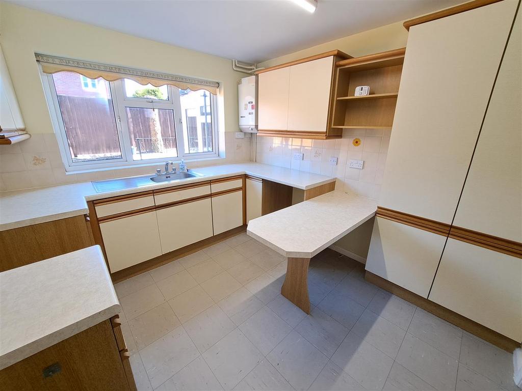 Brookfield Road, Welshpool 3 bed house £795 pcm (£183 pw)