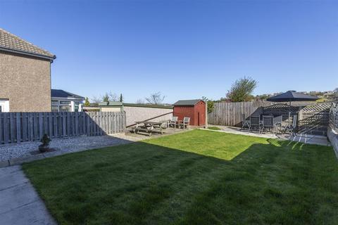 41 Close Lea, Rastrick, Brighouse, HD6 3AR