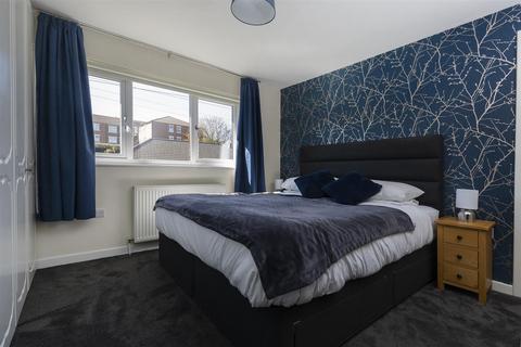 41 Close Lea, Rastrick, Brighouse, HD6 3AR