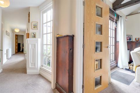 Flat 2, 4 Bridge Street, Bideford, EX39 2BU
