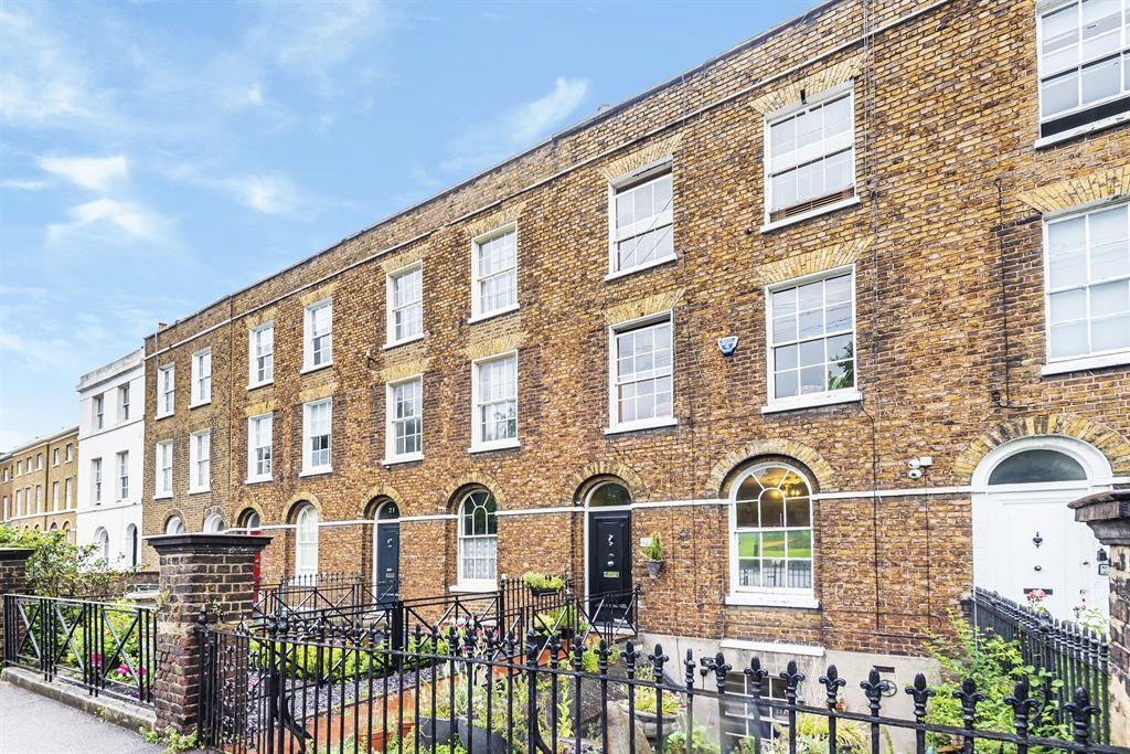 New Road, Rochester 4 bed terraced house £550,000