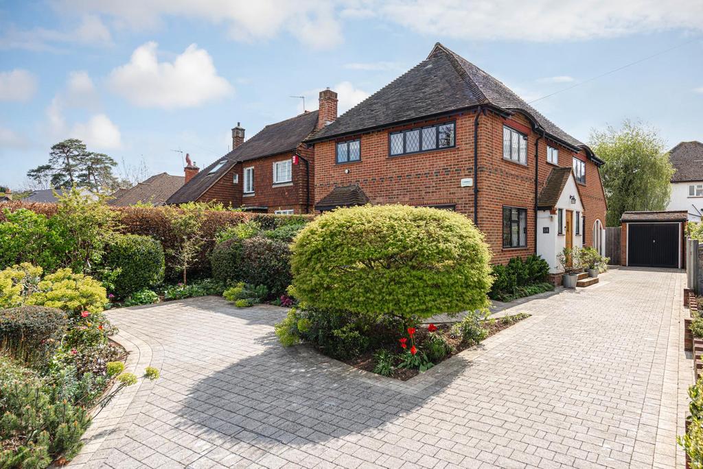 Pine Hill, Epsom 4 bed detached house for sale £1,000,000