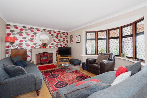 14 Pine Hill, Epsom, KT18 7BG