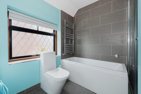 14 Pine Hill, Epsom, KT18 7BG