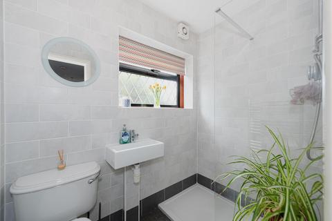 14 Pine Hill, Epsom, KT18 7BG