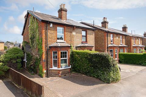 116 Hook Road, Epsom, KT19 8TX