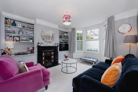 116 Hook Road, Epsom, KT19 8TX