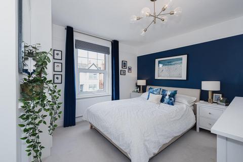 116 Hook Road, Epsom, KT19 8TX