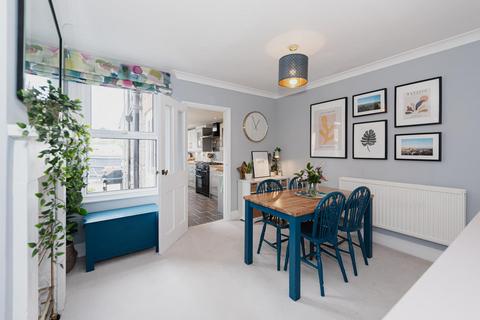 116 Hook Road, Epsom, KT19 8TX