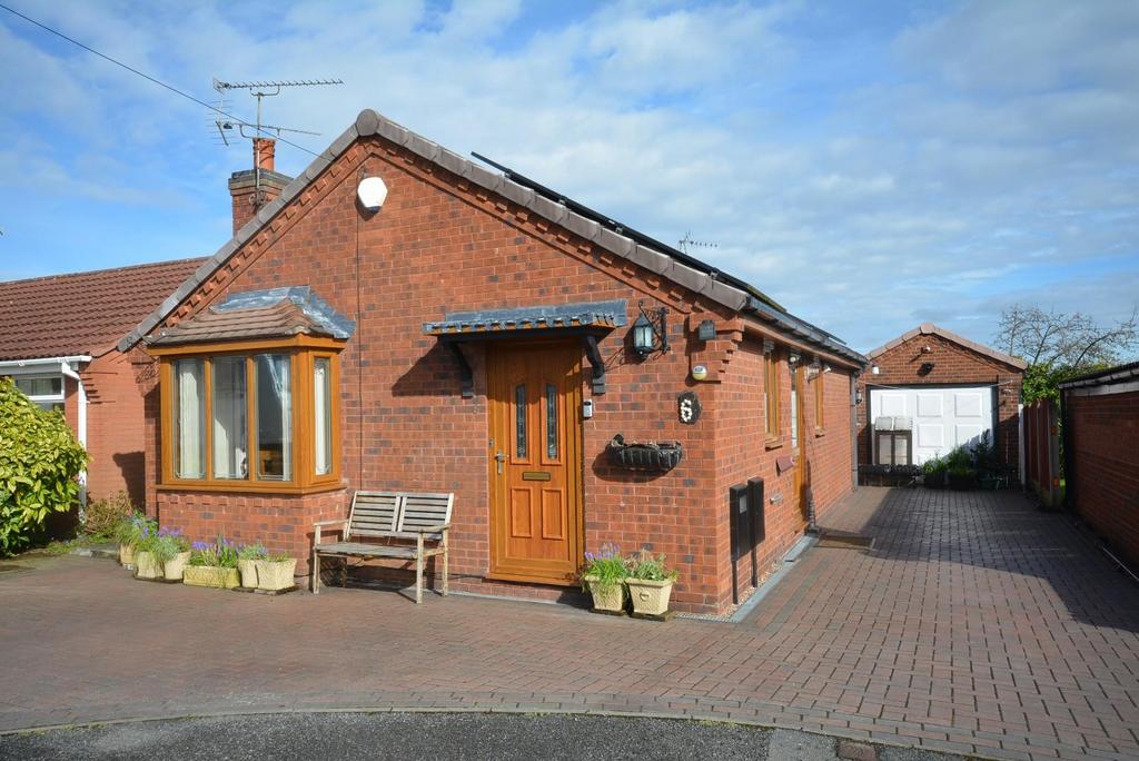 Field View, Clowne, Chesterfield, S43 4BW 2 bed detached bungalow for