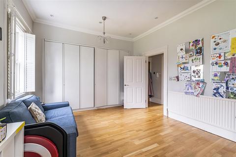 Flat 3, Beechcroft, 14 Downside, Epsom, KT18 5EX