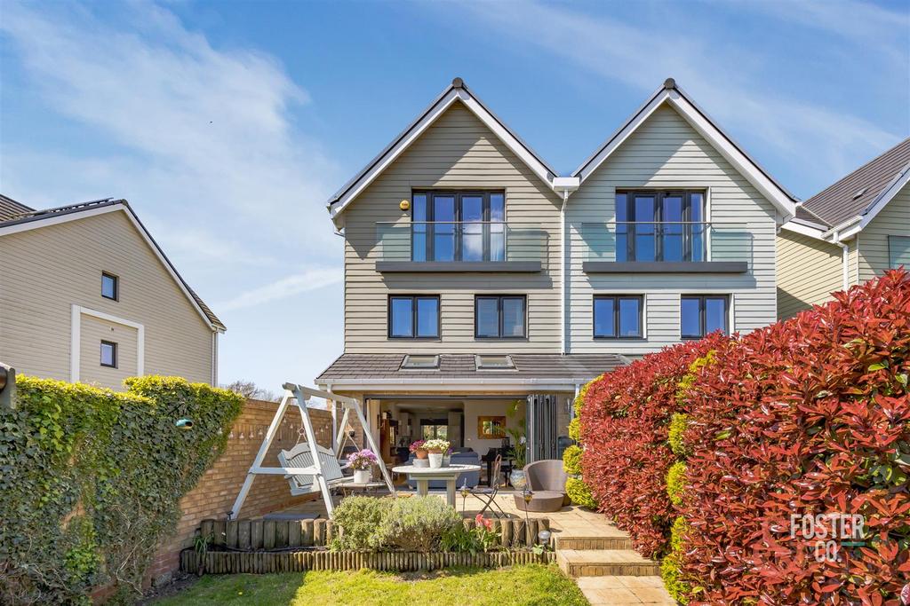 Gatton Park Lane, Brighton 4 bed semidetached house £750,000