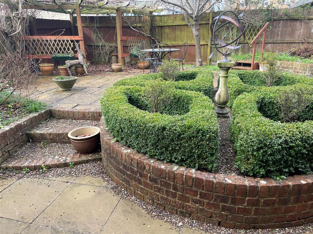 Garden 2.jpg