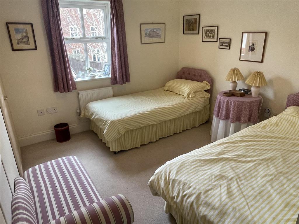 Bedroom 2.JPG
