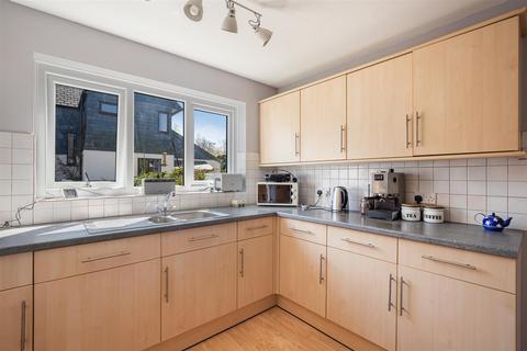 18 Riverside, Totnes, TQ9 5JB