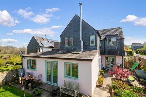 18 Riverside, Totnes, TQ9 5JB