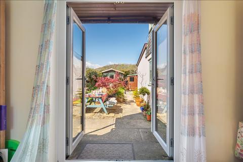 18 Riverside, Totnes, TQ9 5JB