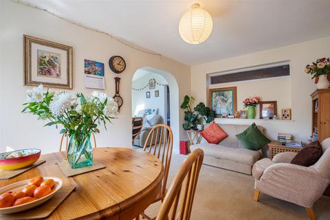 18 Riverside, Totnes, TQ9 5JB