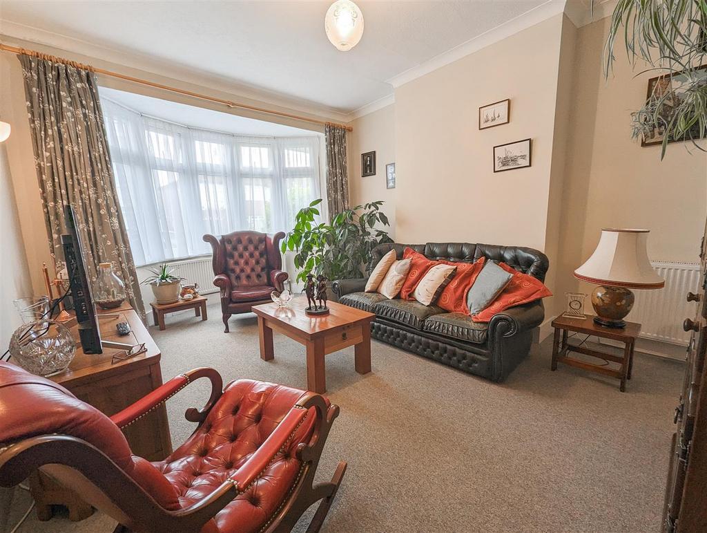 Herschell Road, Leigh On Sea 3 bed semidetached bungalow £625,000