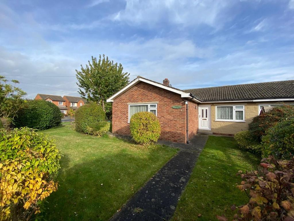 8 Sandhill Lane, Aiskew, Bedale 3 bed semidetached bungalow £185,000