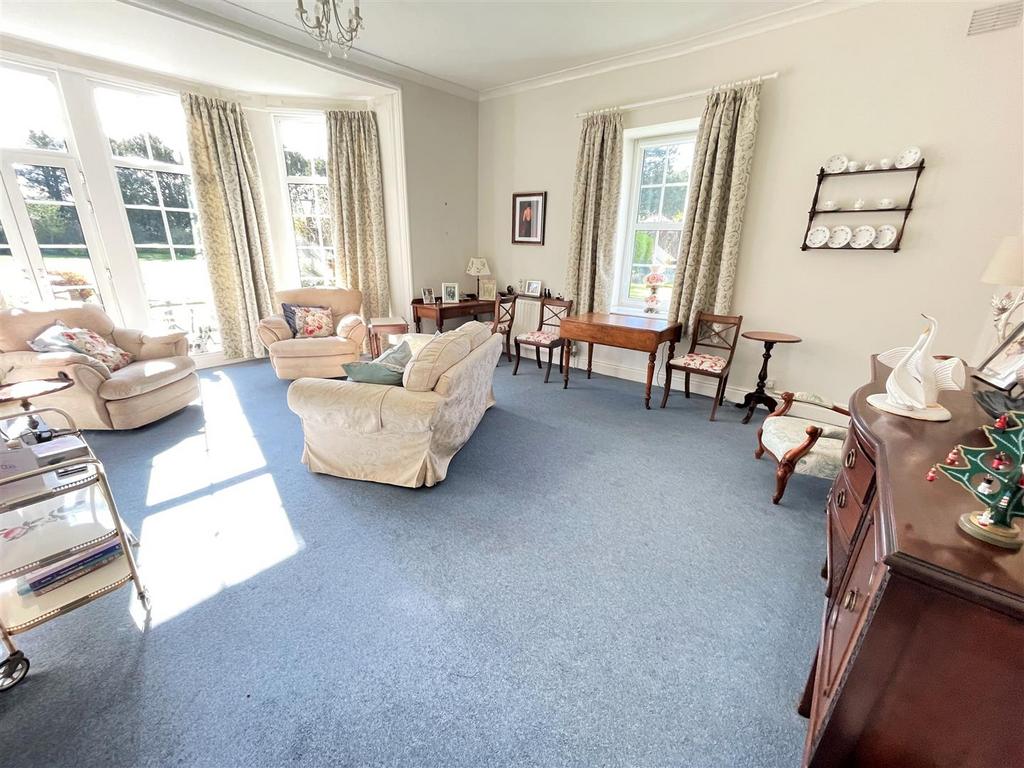 Rectory Court, Bottesford 2 bed apartment for sale £170,000