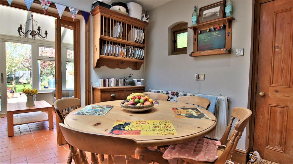 Ashchurch Road, Tewkesbury 4 bed semidetached house for sale £425,000