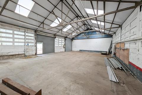 Industrial unit to rent, Shorne, Gravesend