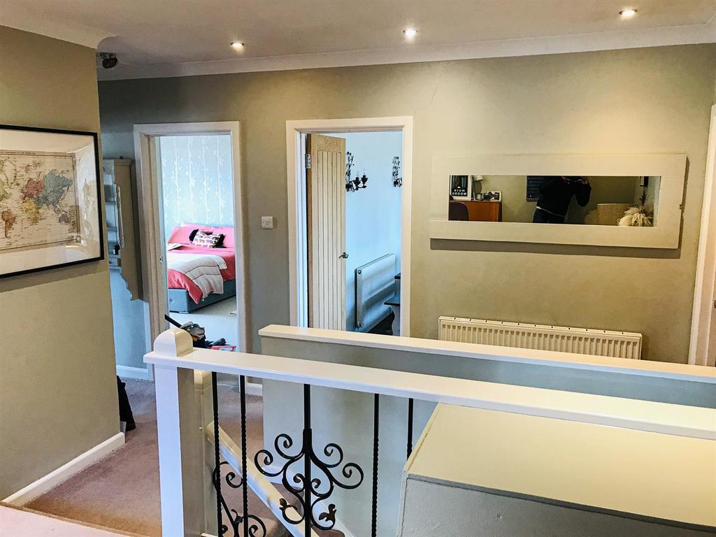 Princess Avenue, Worthing, BN13 2 bed flat £1,350 pcm (£312 pw)