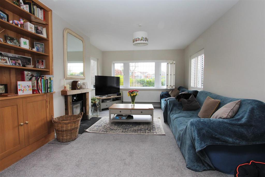 Manor Road, Keynsham, Bristol 5 bed detached house £725,000