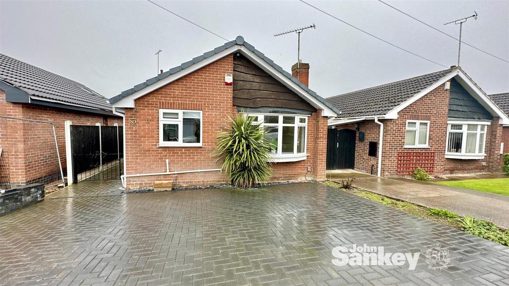 Worcester Avenue, Mansfield 2 bed detached bungalow for sale £180,000