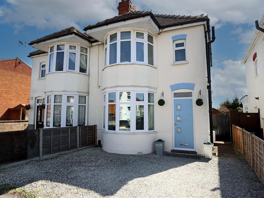 Langdale Road, Hinckley 3 bed semidetached house for sale £230,000