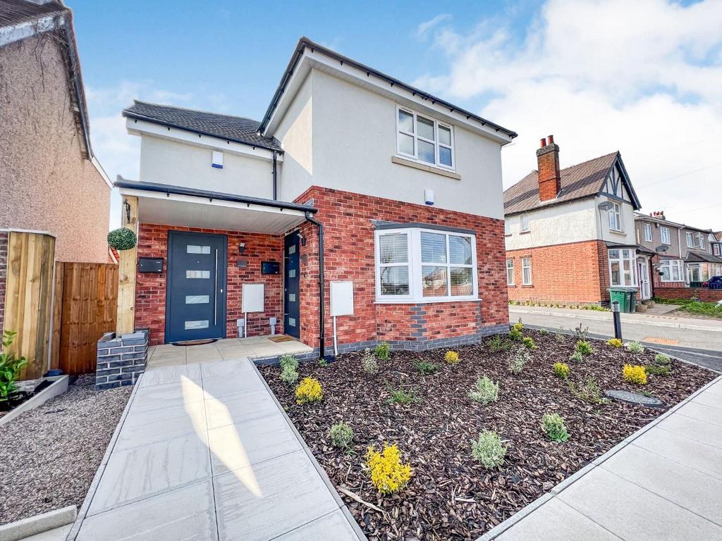 Anvil Gardens, Holbrooks, Coventry 2 bed apartment £175,000
