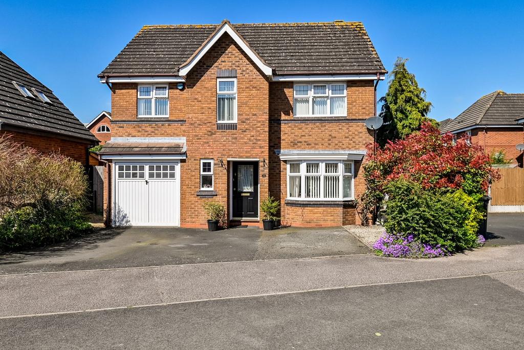 Wyndham Wood Close, Fradley, Lichfield, WS13 5 bed detached house for sale £450,000