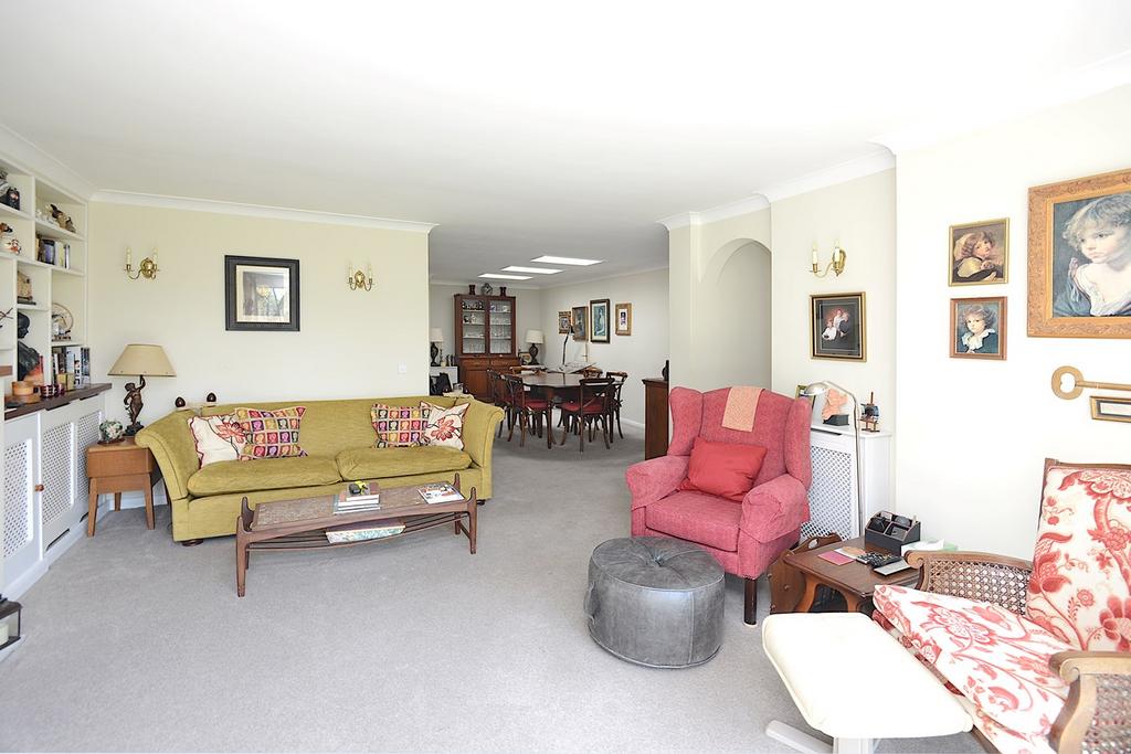 The Gardens, Stotfold, Hitchin, SG5 3 bed detached bungalow for sale