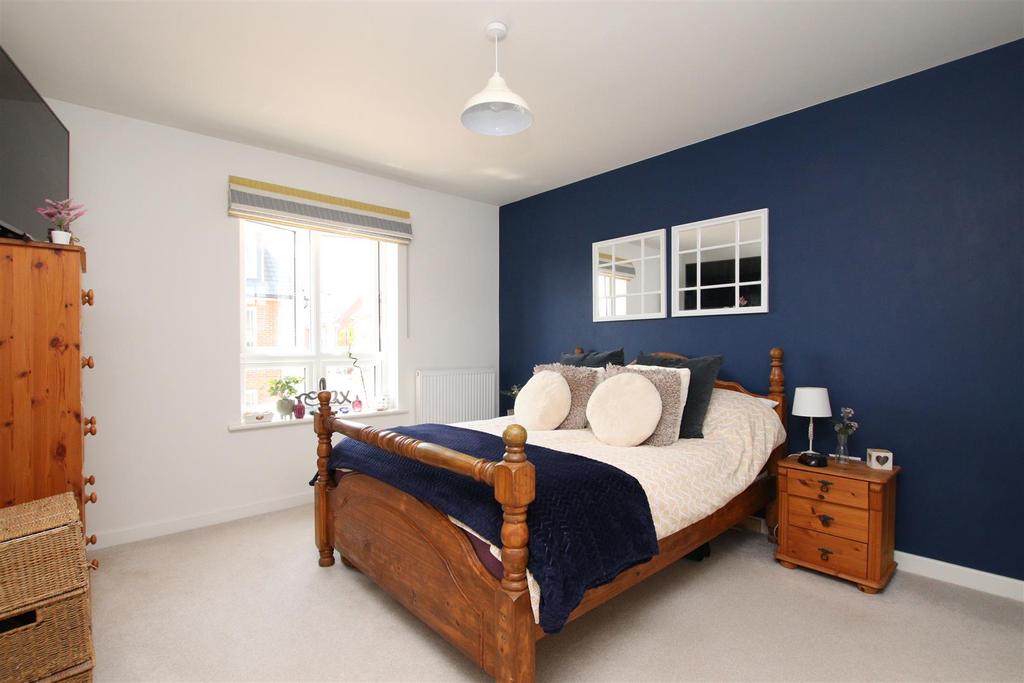 Bedroom 1.JPG