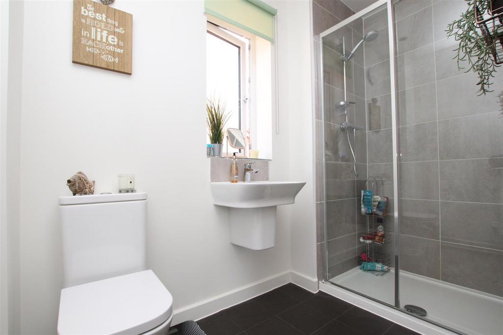 Ensuite 1.JPG