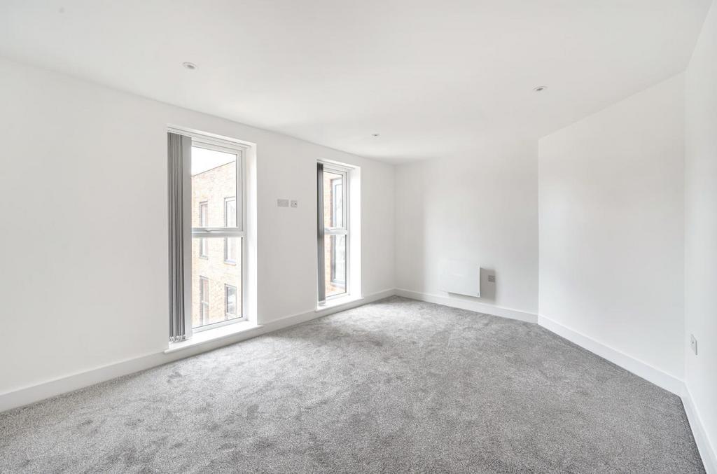 Bedroom 1 .jpg