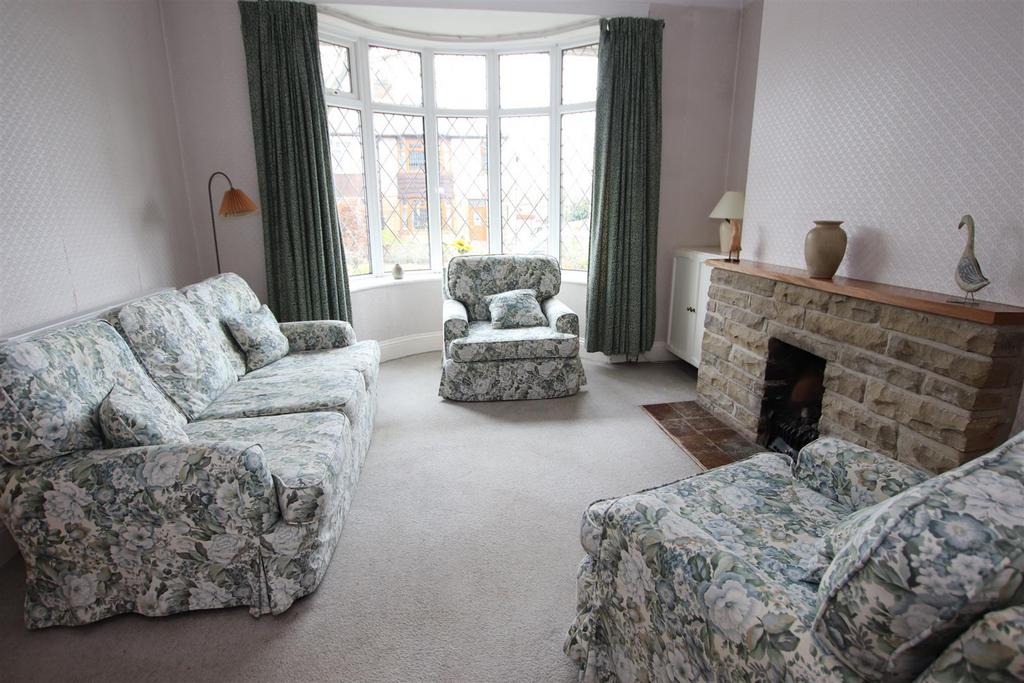 Bolton Drive, Bradford 3 bed semidetached house for sale £210,000