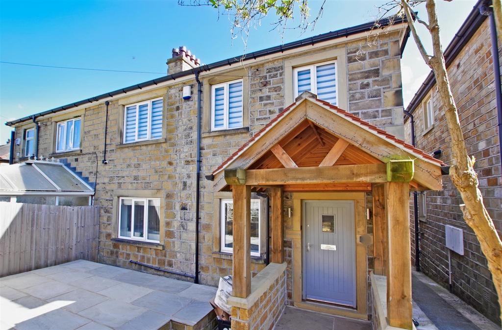 Sunnybank Road, Greetland 4 bed semidetached house £325,000